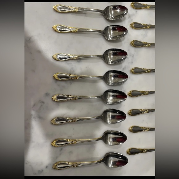 Retroneu STEPHANIE GOLD ACCENT 18/8 Korea Stainless Flatware 30pc Spoon Fork - Picture 4 of 12